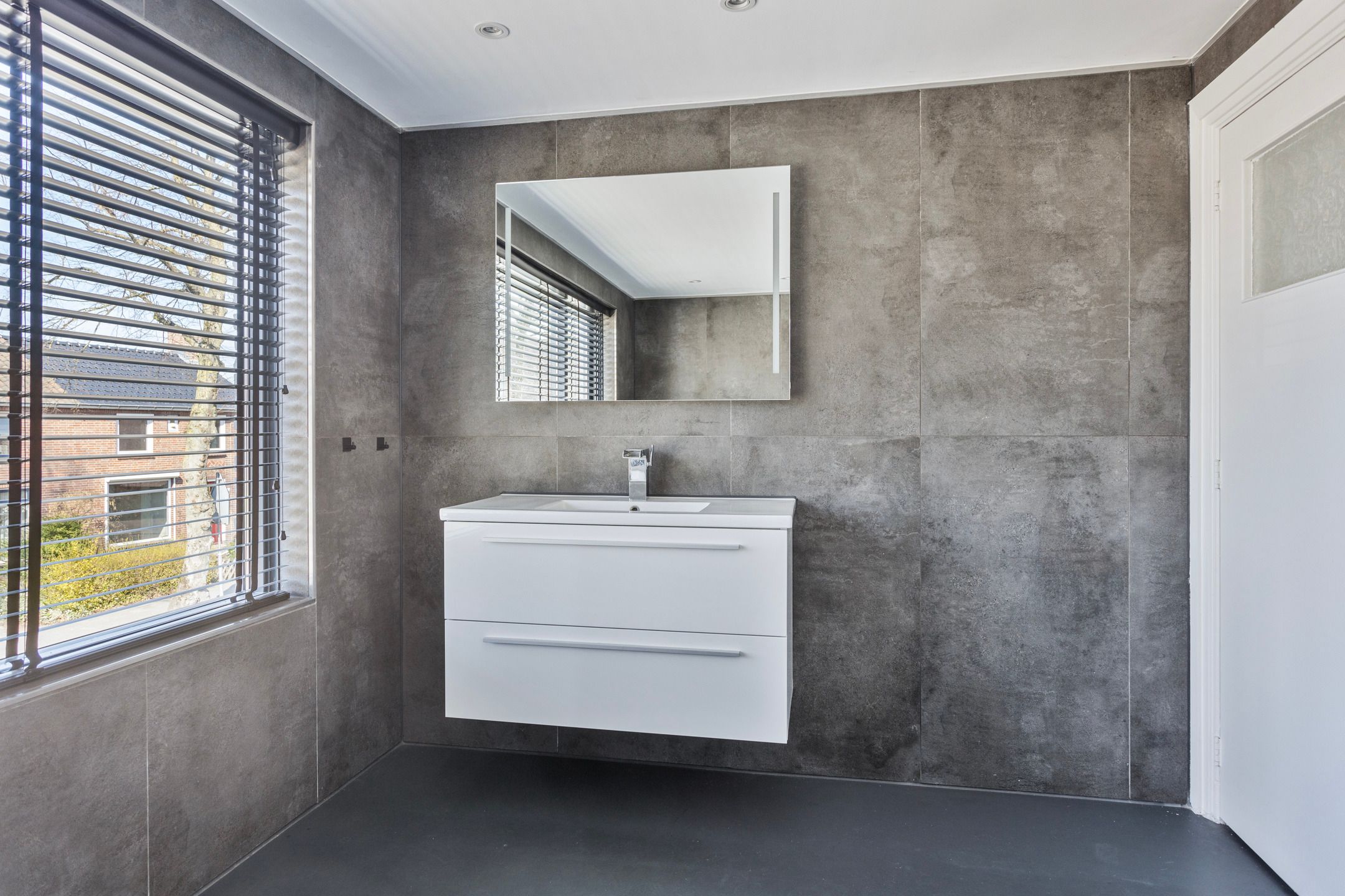 Foto 27 van Van Schendelstraat 19