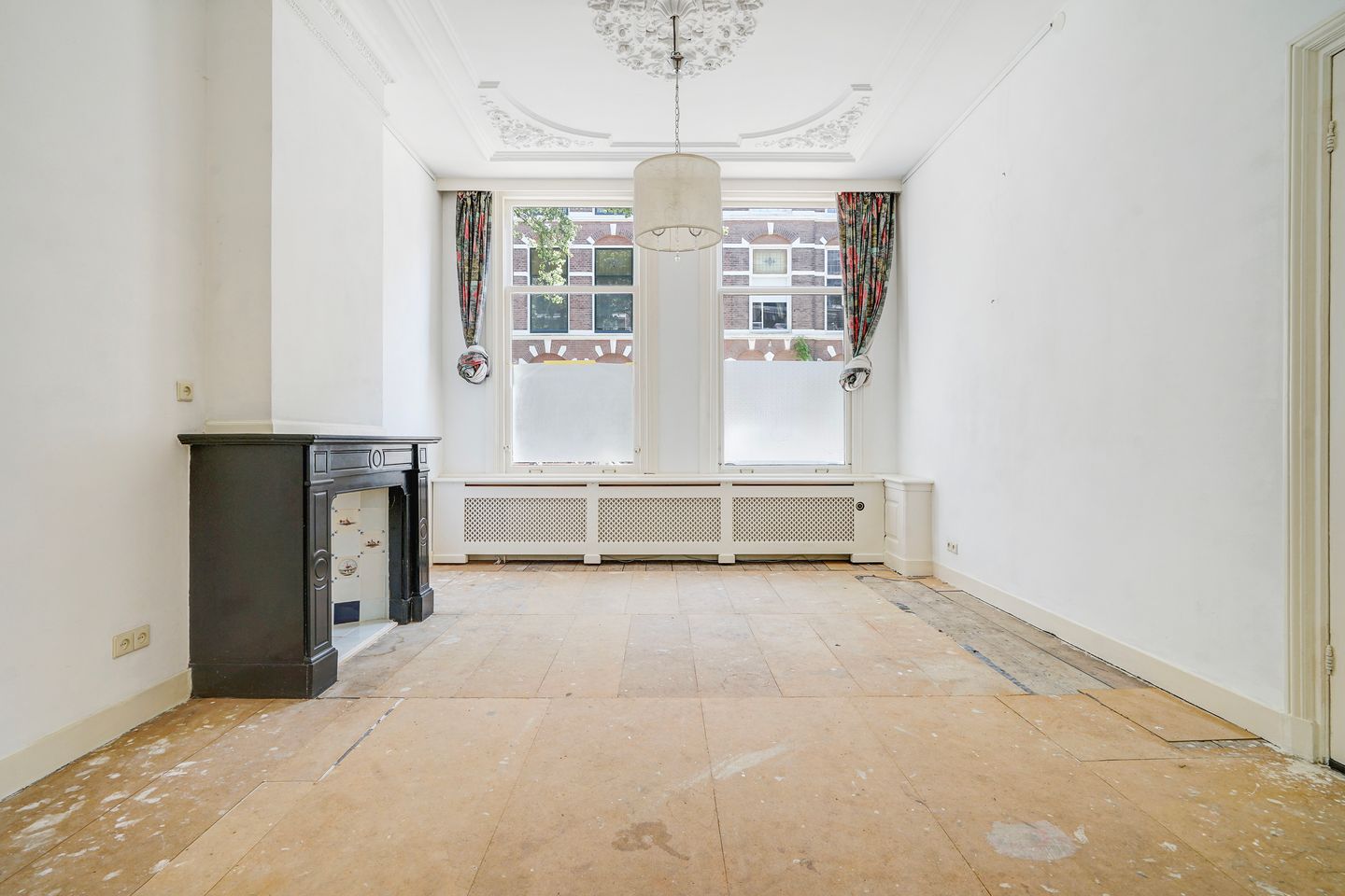 Photo 10 of Obrechtstraat 19