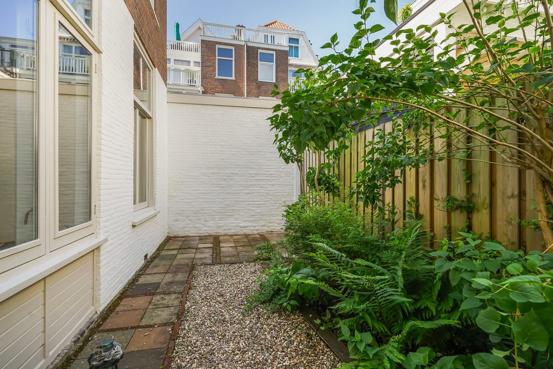 Photo 16 of Obrechtstraat 19