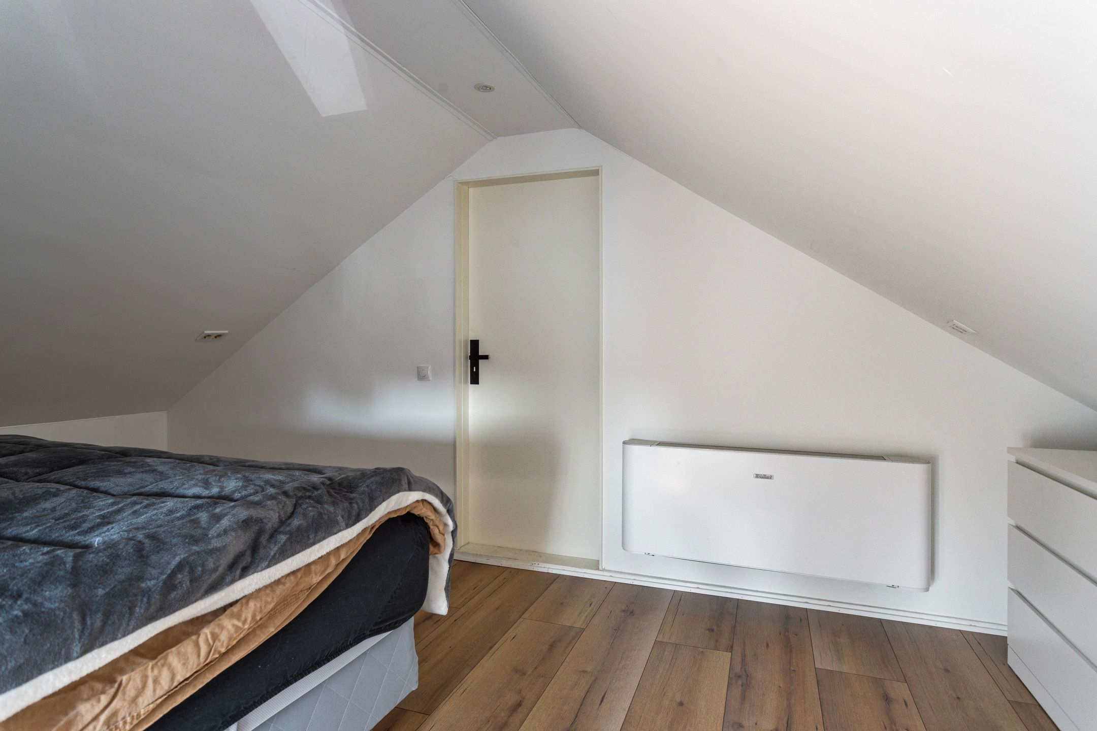 Foto 36 van Van Schendelstraat 19