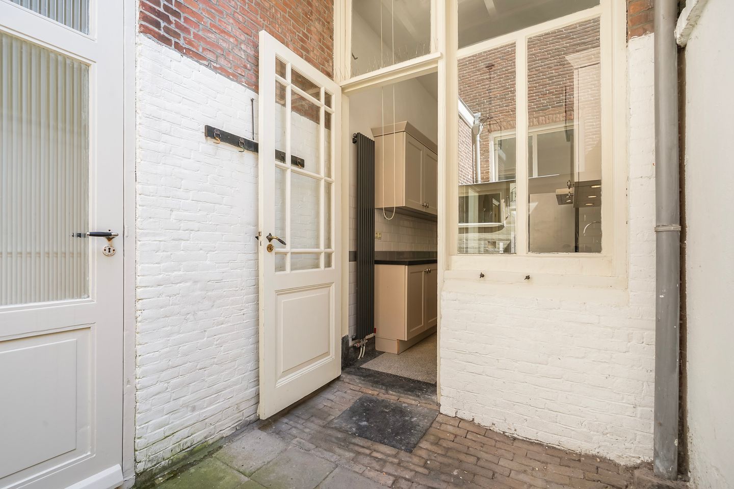 Photo 25 of Obrechtstraat 19
