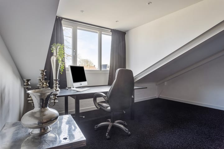 Foto 47 van Van Schendelstraat 19