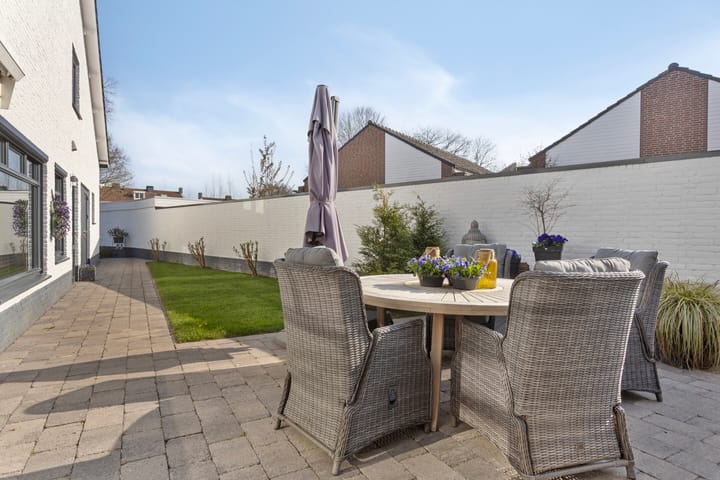 Foto 53 van Van Schendelstraat 19