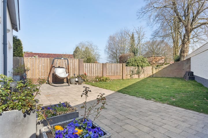 Foto 56 van Van Schendelstraat 19