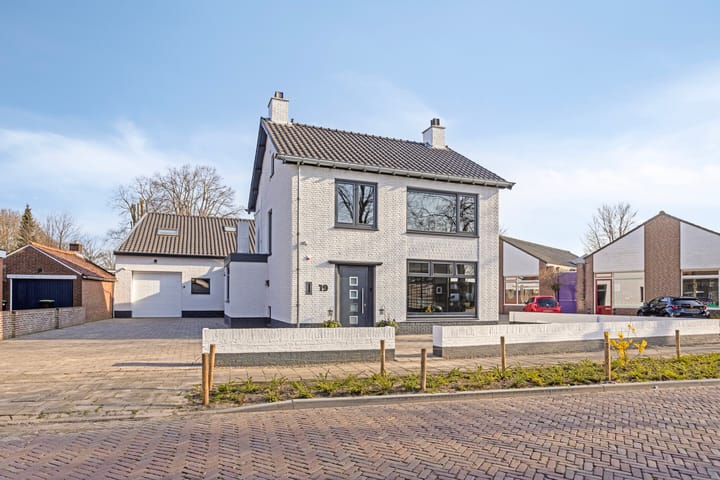 Foto 58 van Van Schendelstraat 19