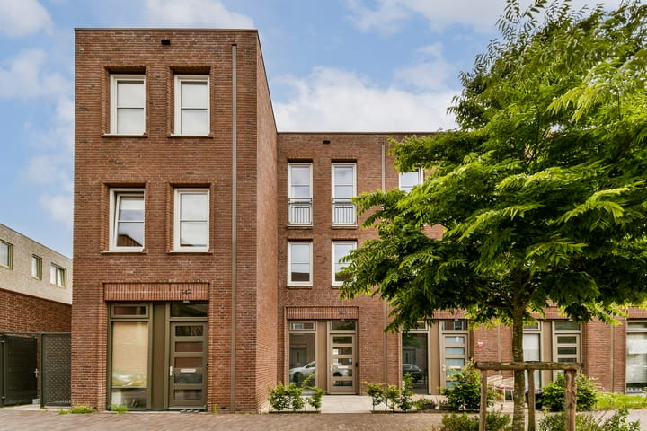 Bekijk foto van Oekraïnestraat 340
