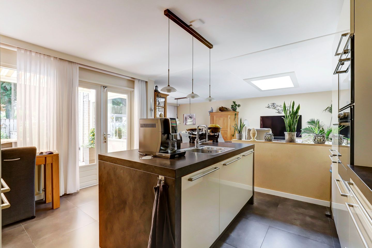 Foto 10 van Troelstralaan 20