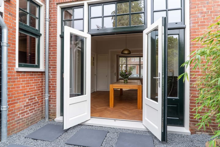Photo 39 of Anna Paulownastraat 8