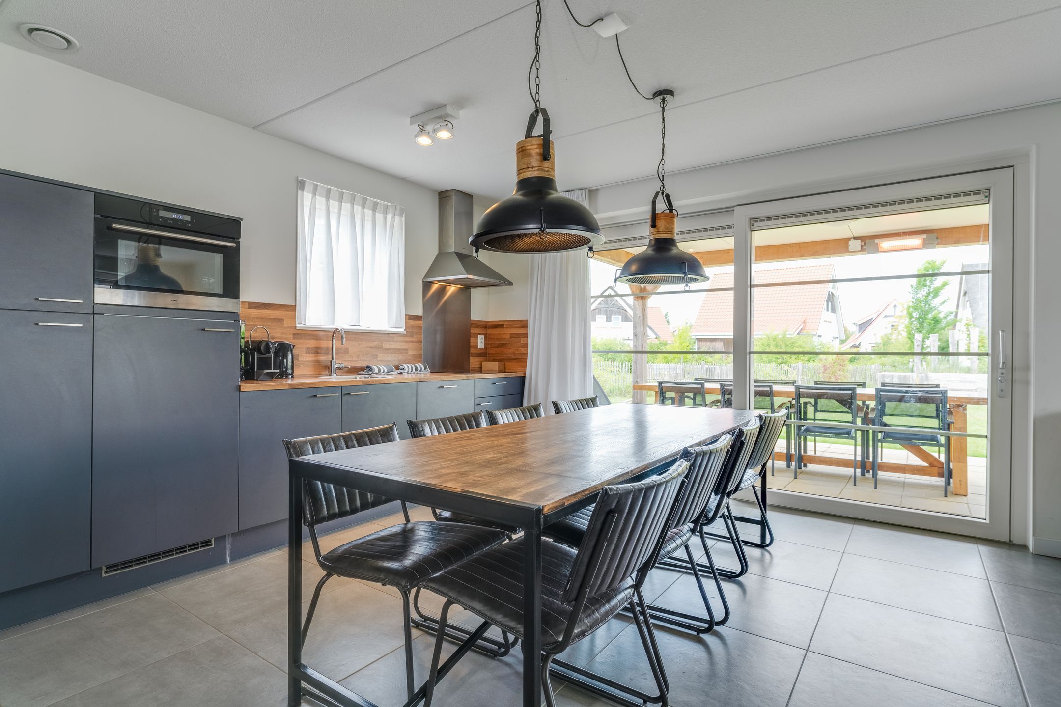 Foto 3 van Zeedijk 24-348