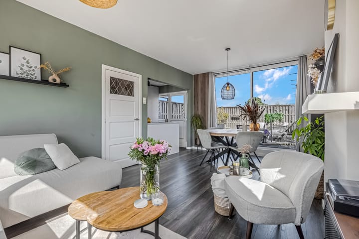 Foto 2 van Rozenplein 64