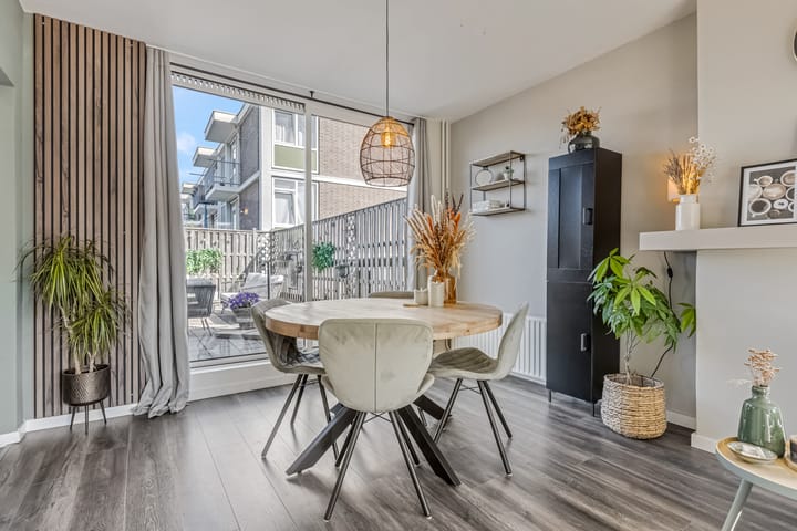 Foto 7 van Rozenplein 64