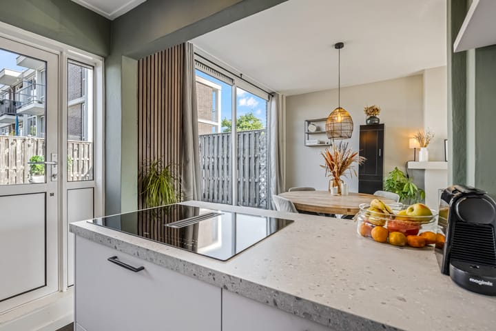 Foto 8 van Rozenplein 64