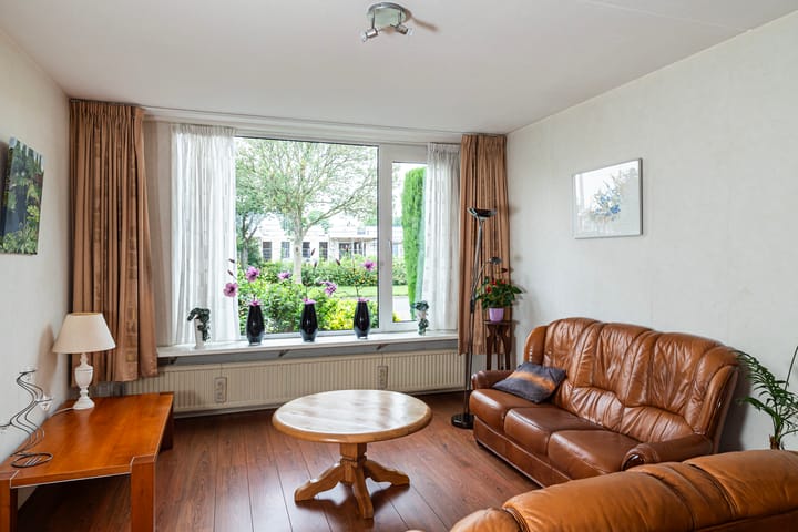 Photo 4 of Van Tuyllplein 11