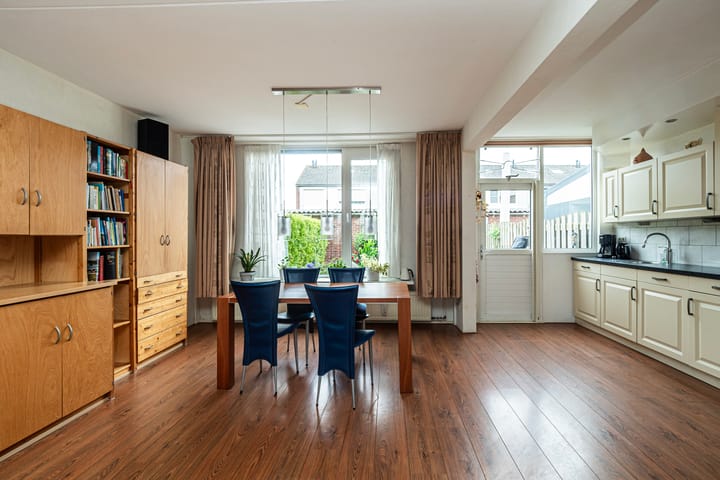 Photo 7 of Van Tuyllplein 11