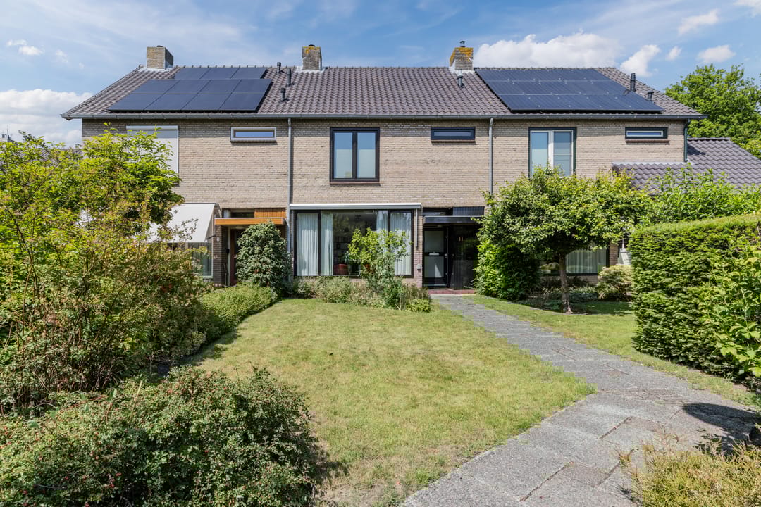 Photo 1 of Anna van Saksenlaan 11