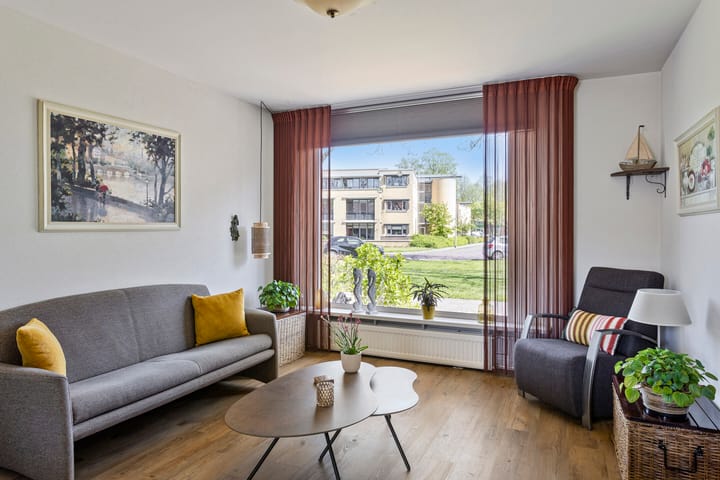 Foto 2 van Het Kompas 10