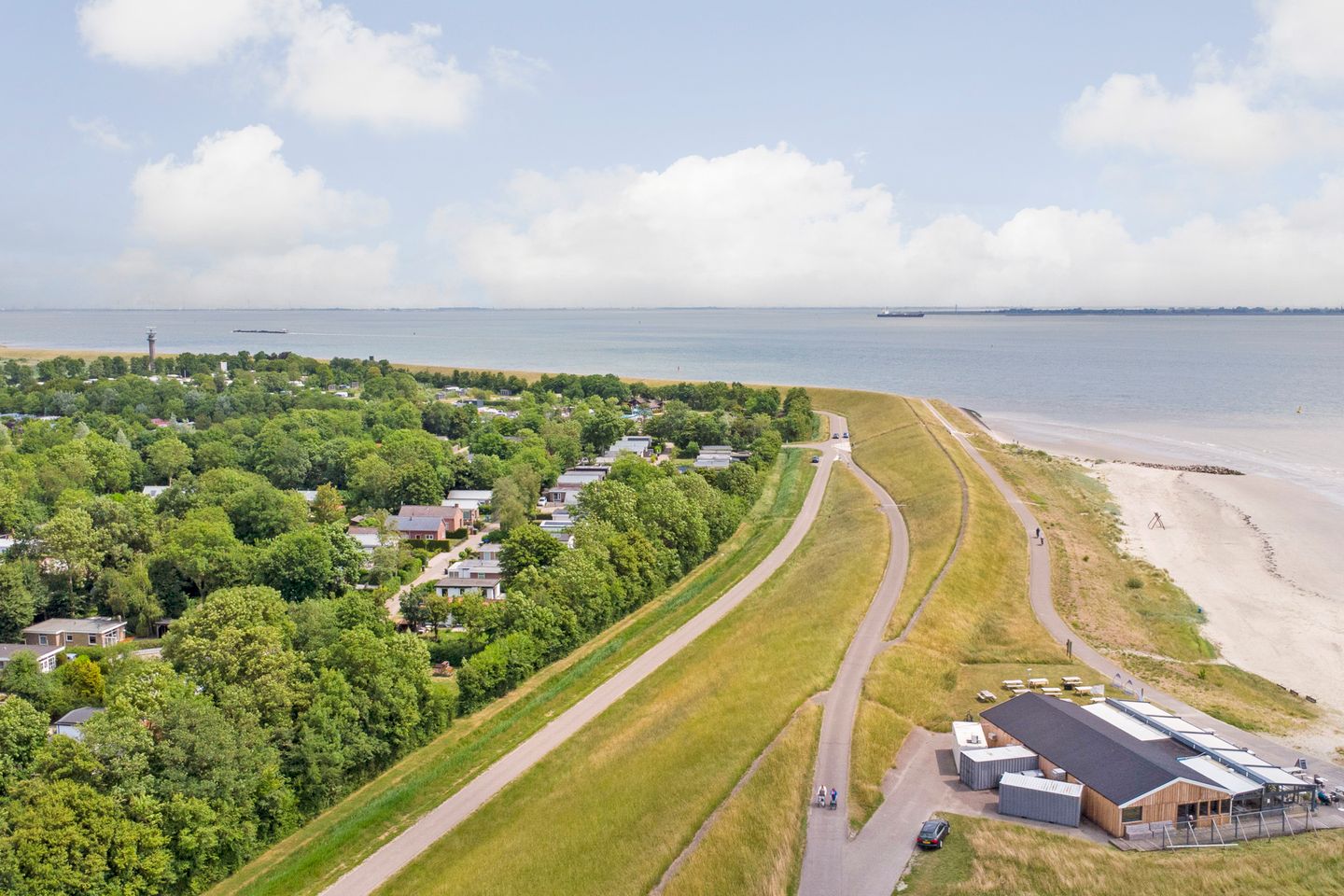 Photo 35 of Landingsweg 78