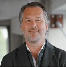 Toine Born  - Makelaar (Directeur)