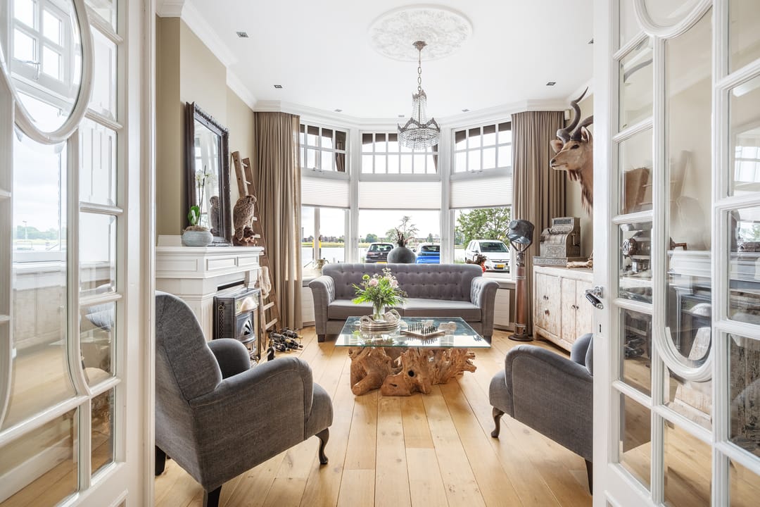 Foto 2 van Burg. Van der Lelykade 4