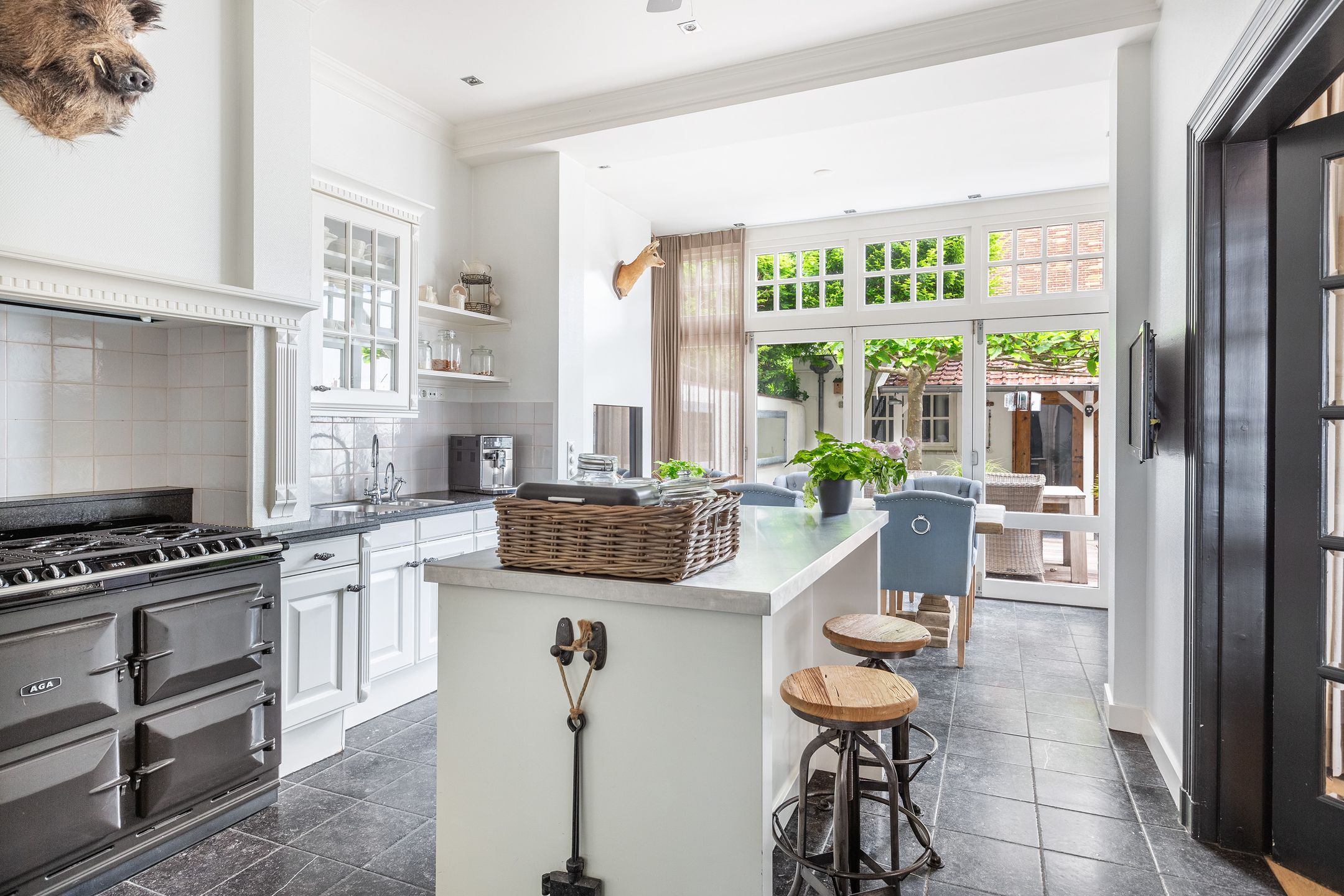 Foto 3 van Burg. Van der Lelykade 4