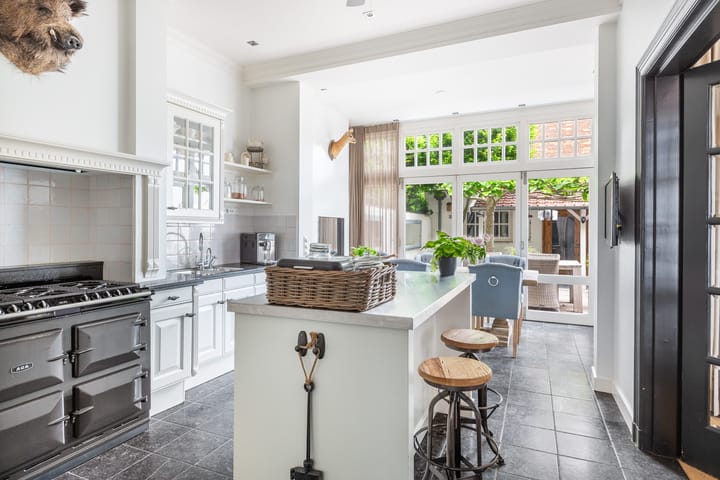 Foto 3 van Burg. Van der Lelykade 4