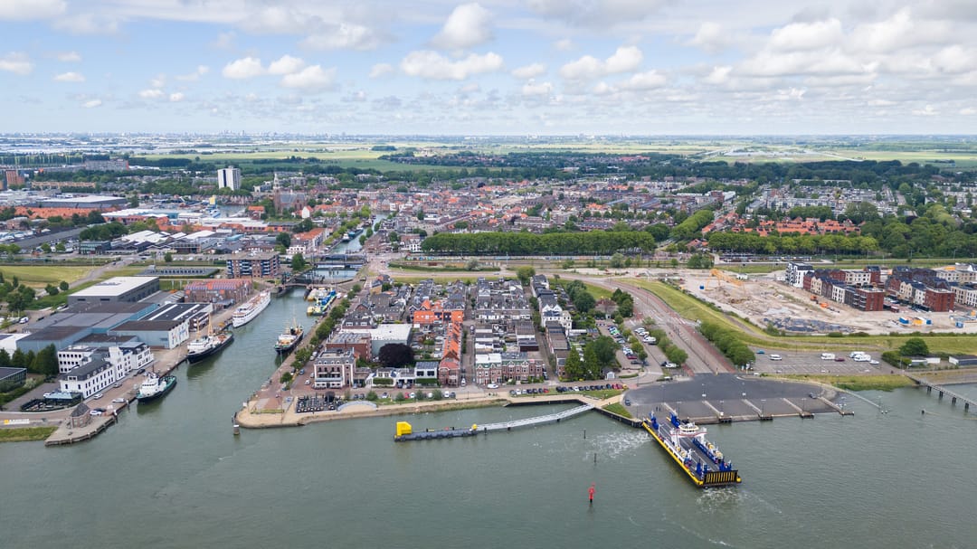 Foto 8 van Burg. Van der Lelykade 4