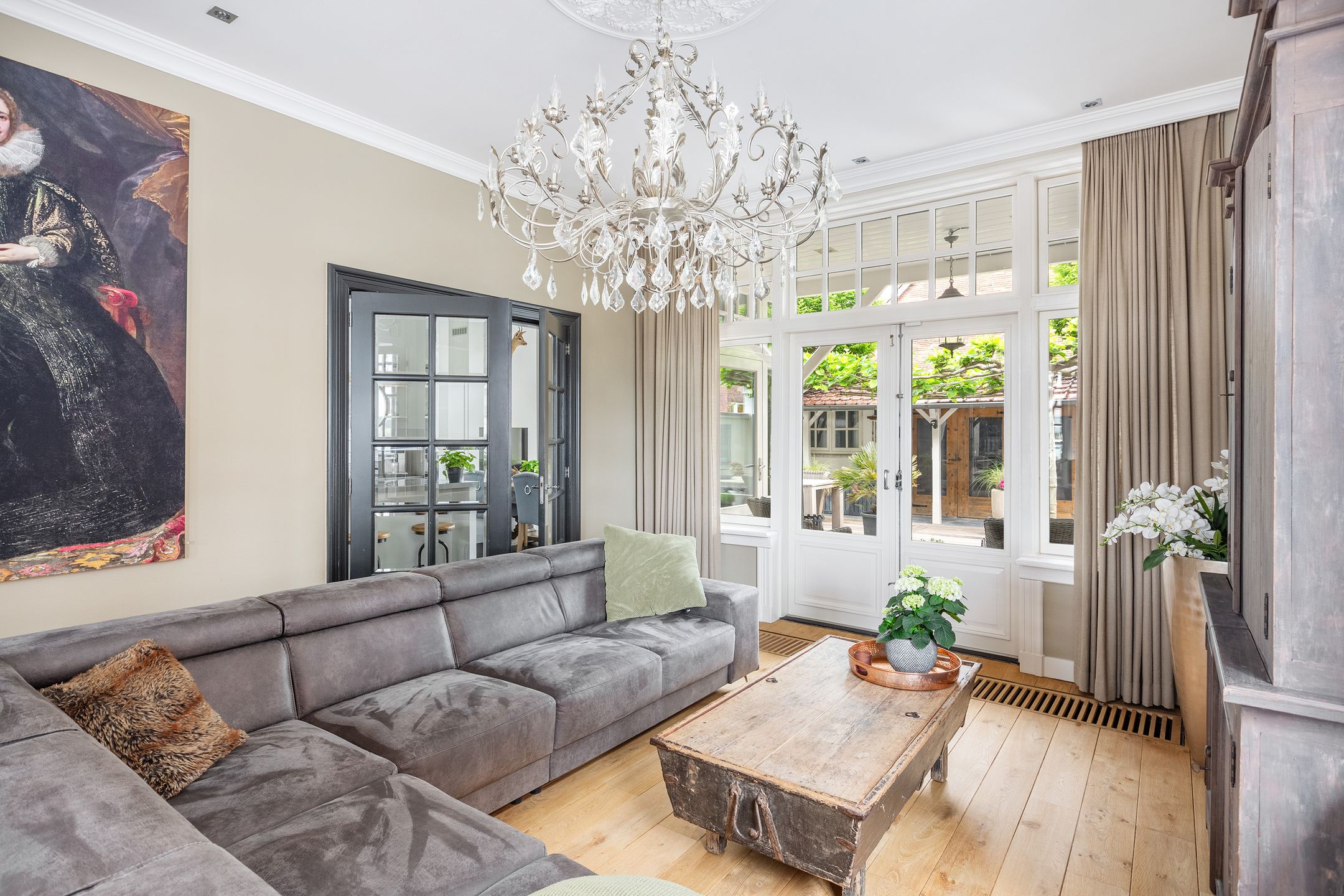 Foto 18 van Burg. Van der Lelykade 4