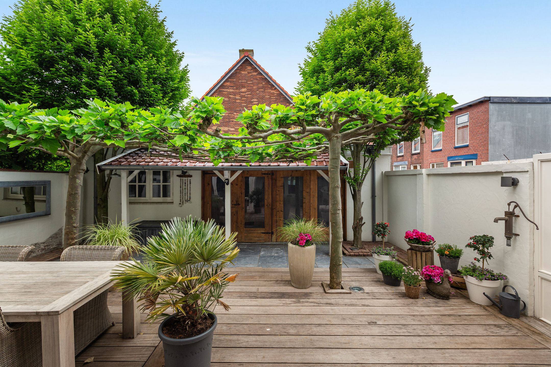 Foto 39 van Burg. Van der Lelykade 4