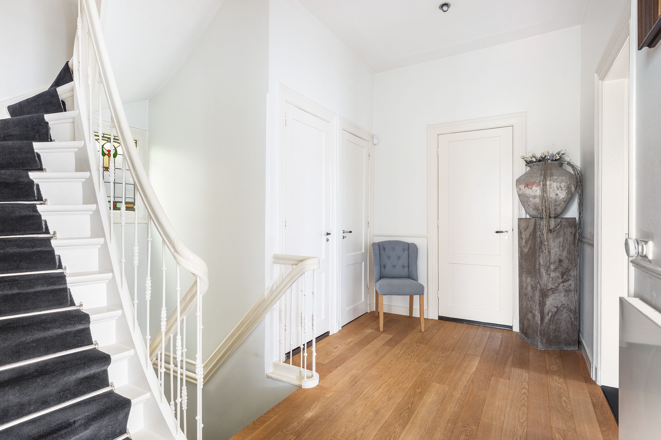 Foto 45 van Burg. Van der Lelykade 4