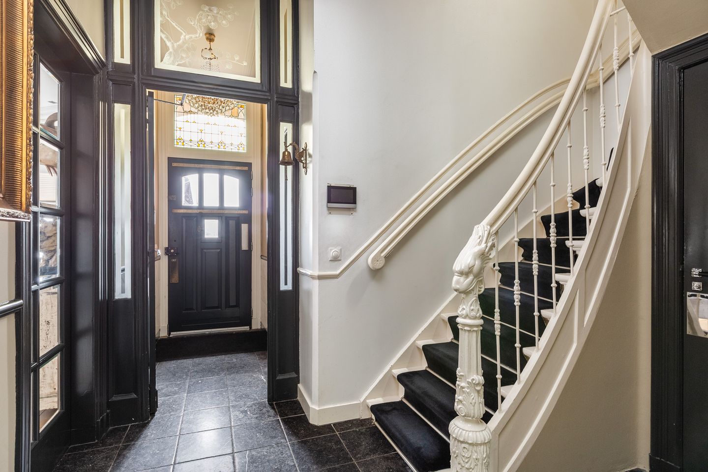 Foto 10 van Burg. Van der Lelykade 4