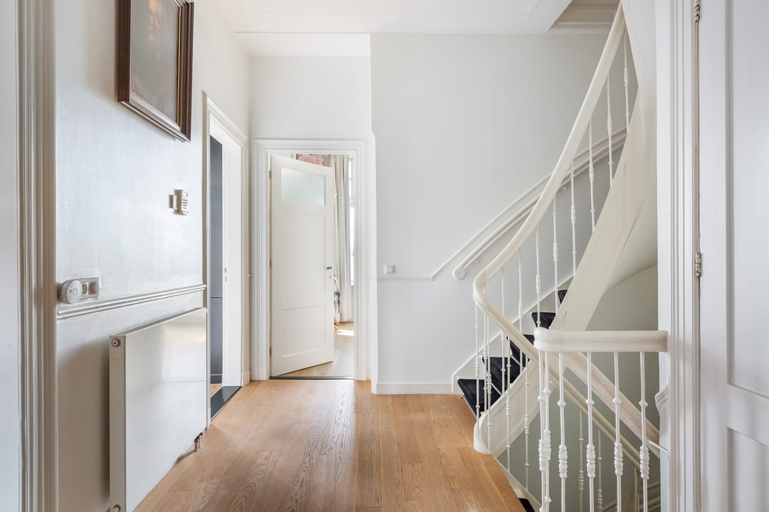 Foto 46 van Burg. Van der Lelykade 4