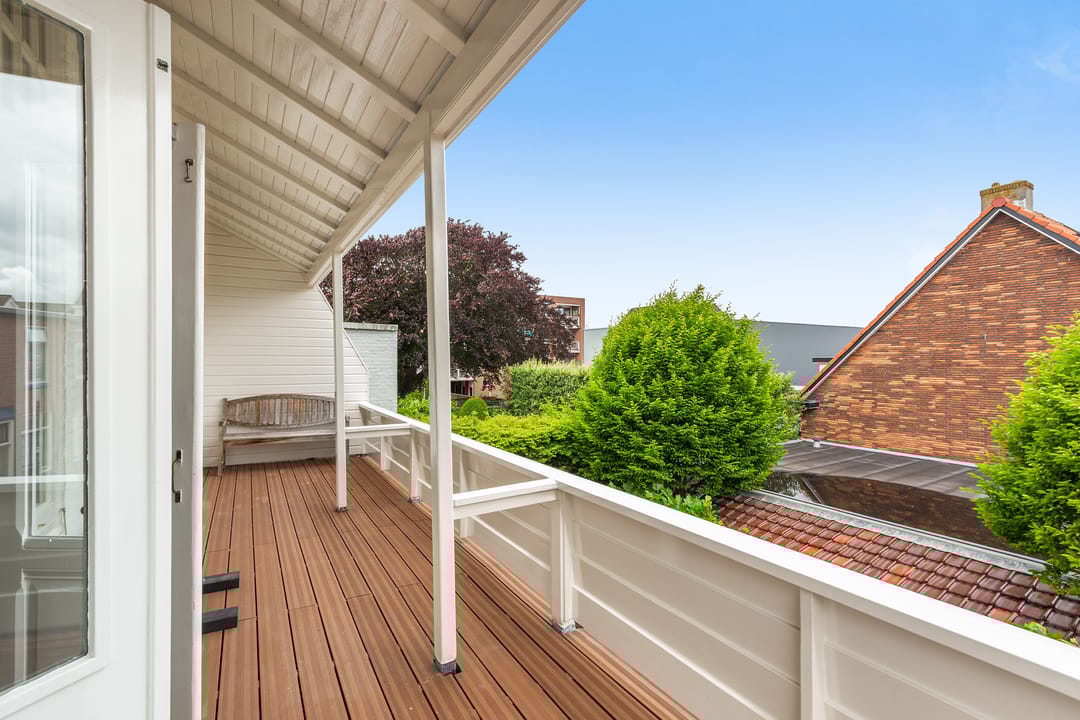 Foto 52 van Burg. Van der Lelykade 4