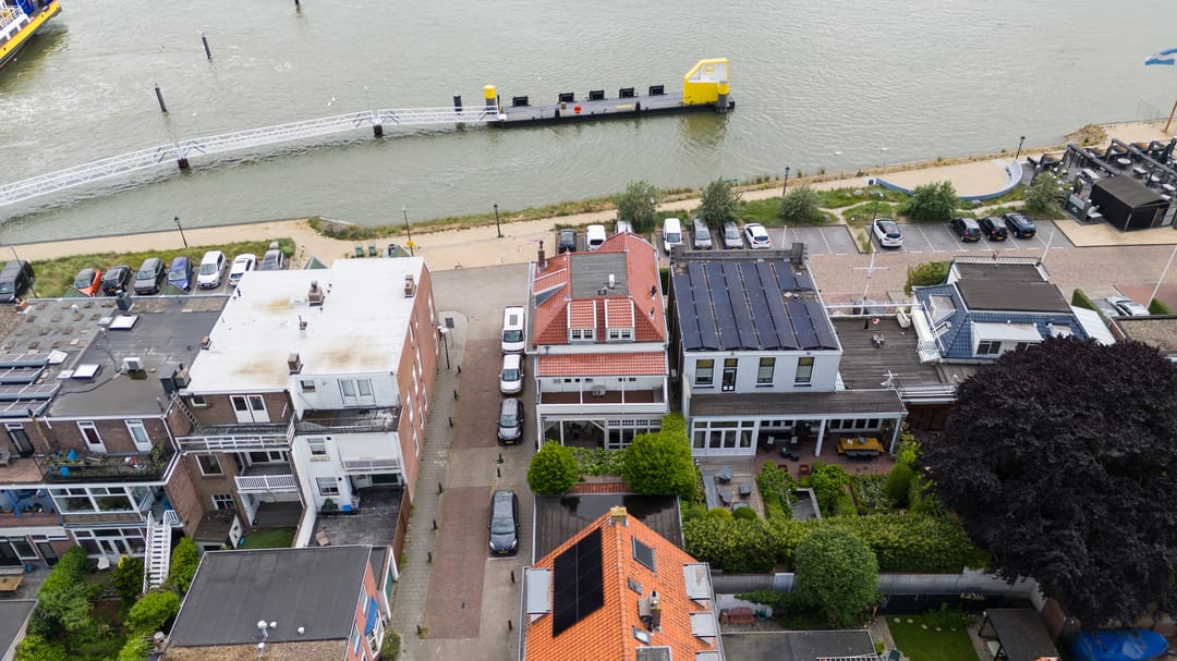 Foto 77 van Burg. Van der Lelykade 4