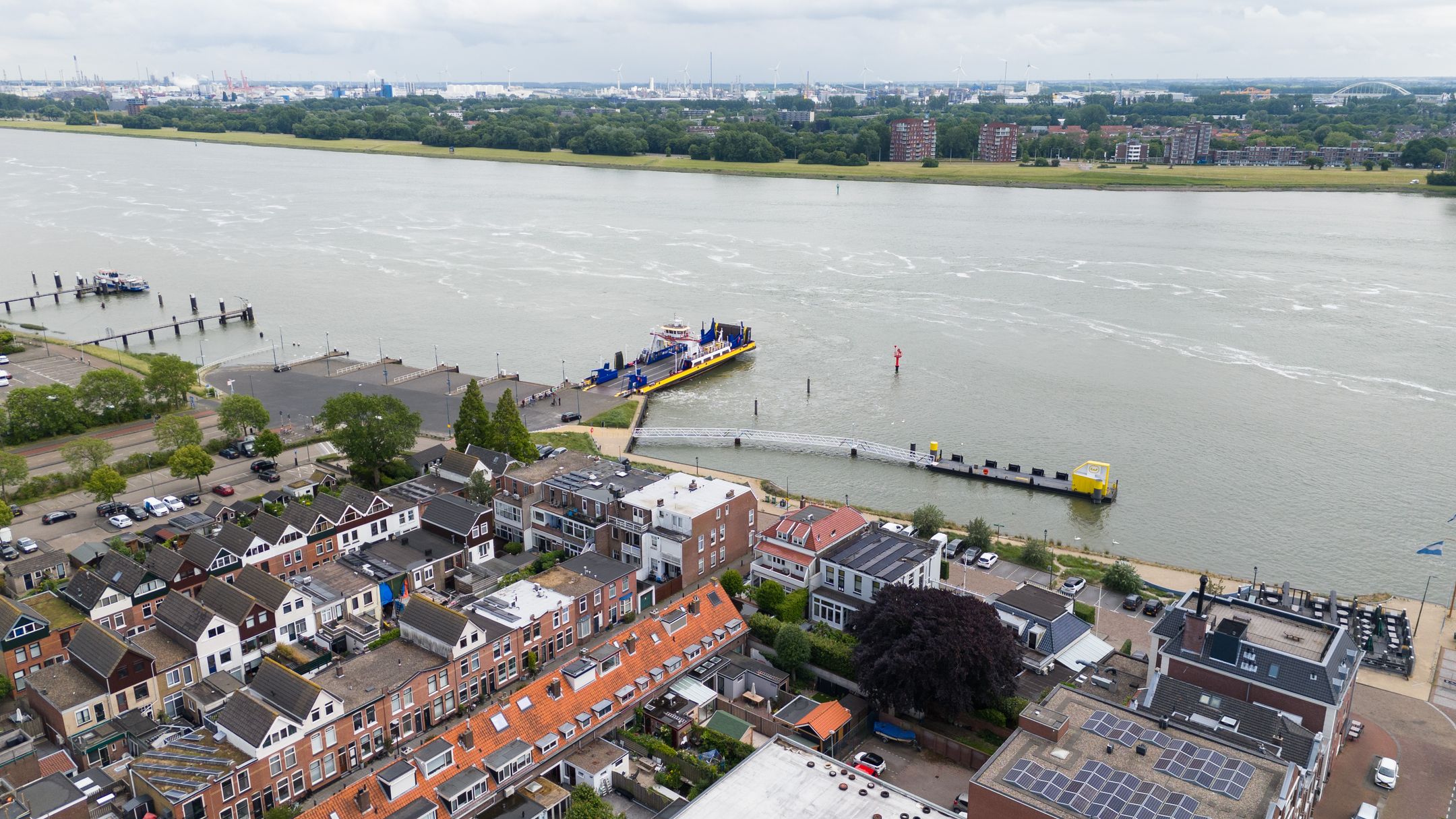 Foto 78 van Burg. Van der Lelykade 4