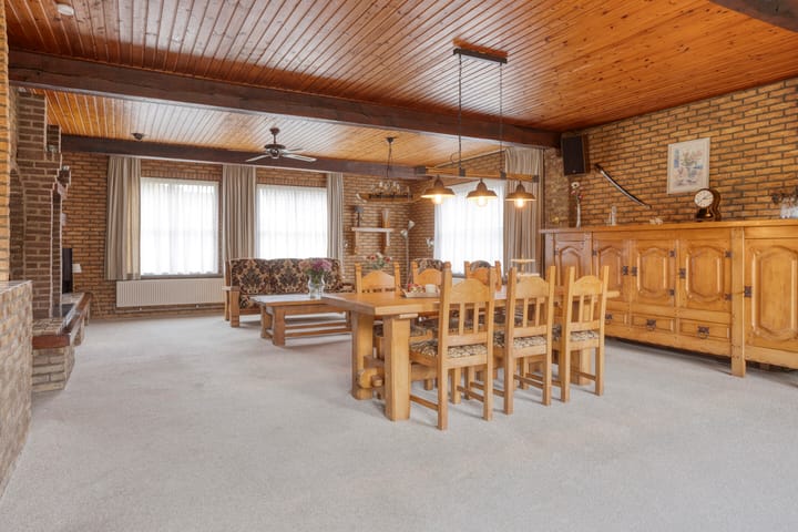 Photo 11 of Hoogvogelstraat 15