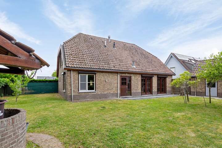 Photo 36 of Hoogvogelstraat 15