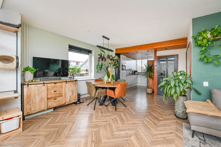 Foto 5 van Loosduinse Hoofdplein 214