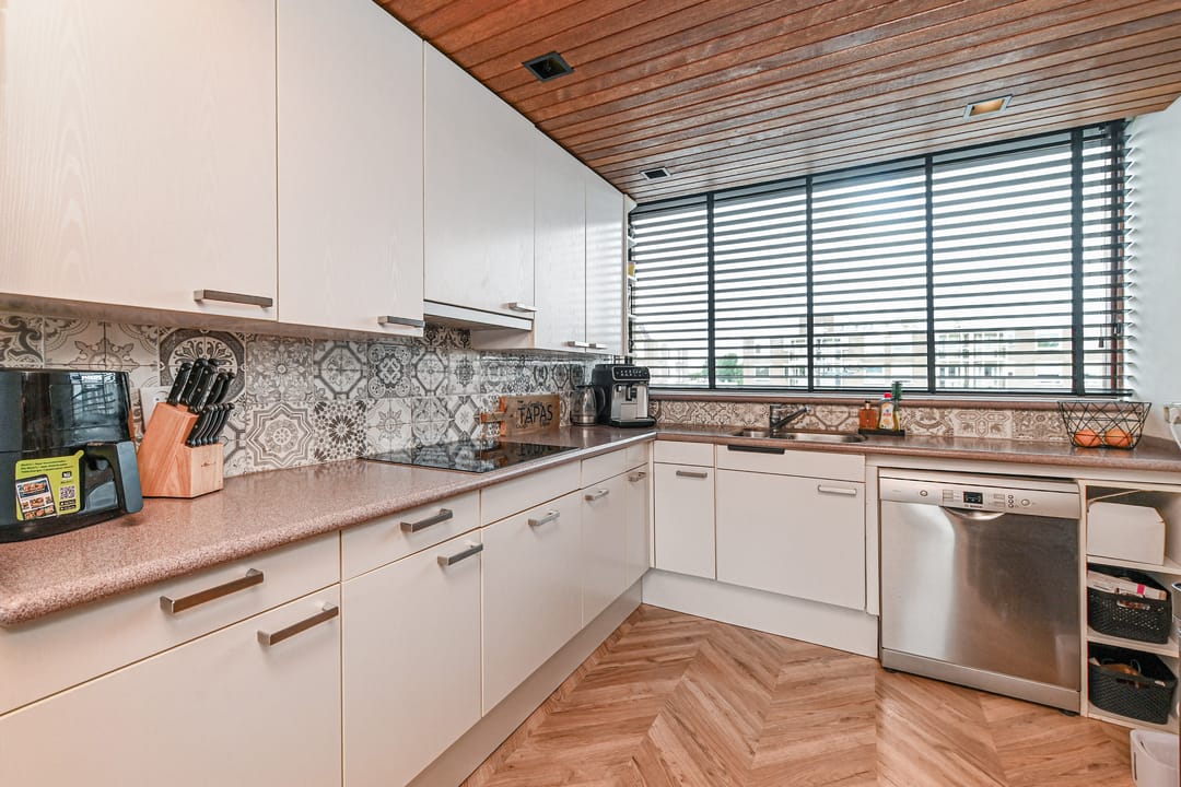 Foto 8 van Loosduinse Hoofdplein 214