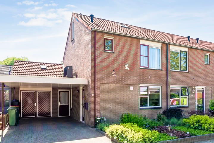 Foto 1 van Meester van Engbrinkstraat 12