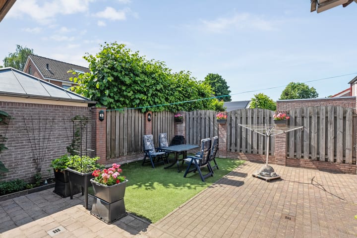 Foto 33 van Meester van Engbrinkstraat 12