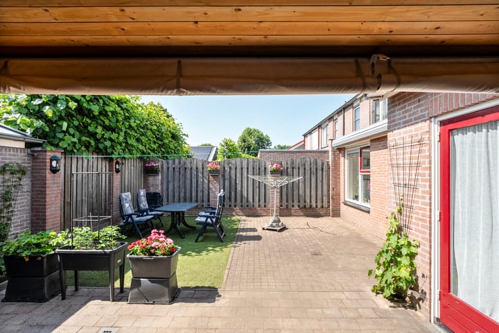 Foto 39 van Meester van Engbrinkstraat 12