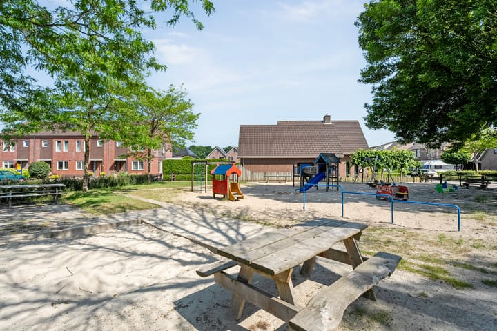 Foto 44 van Meester van Engbrinkstraat 12