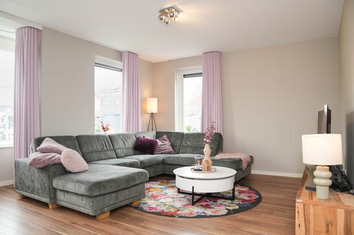 Photo 4 of Pinksterbloemstraat 1