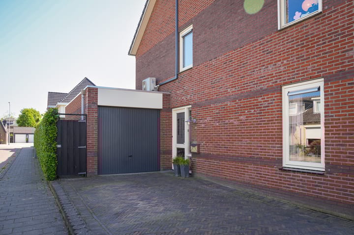 Foto 46 van Pinksterbloemstraat 1