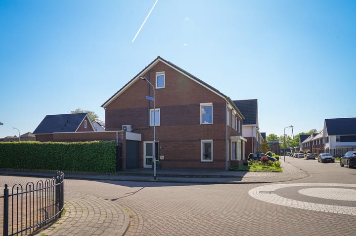 Foto 48 van Pinksterbloemstraat 1