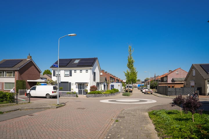 Foto 49 van Pinksterbloemstraat 1