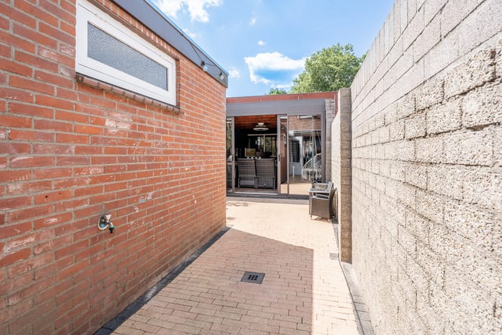 Foto 19 van Outshoornstraat 61