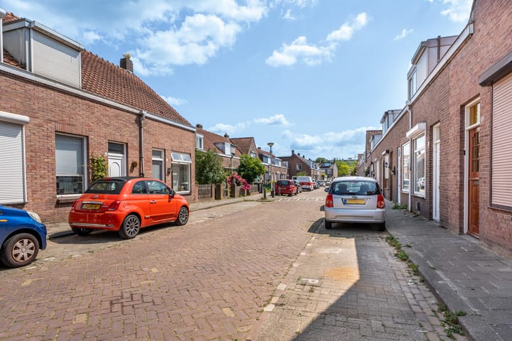 Foto 27 van Outshoornstraat 61