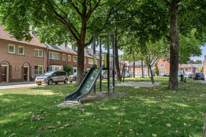 Foto 28 van Outshoornstraat 61