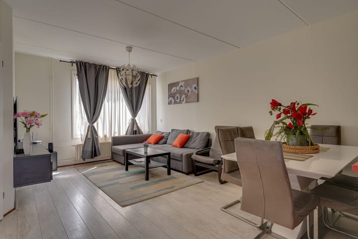 Foto 2 van Leostraat 84